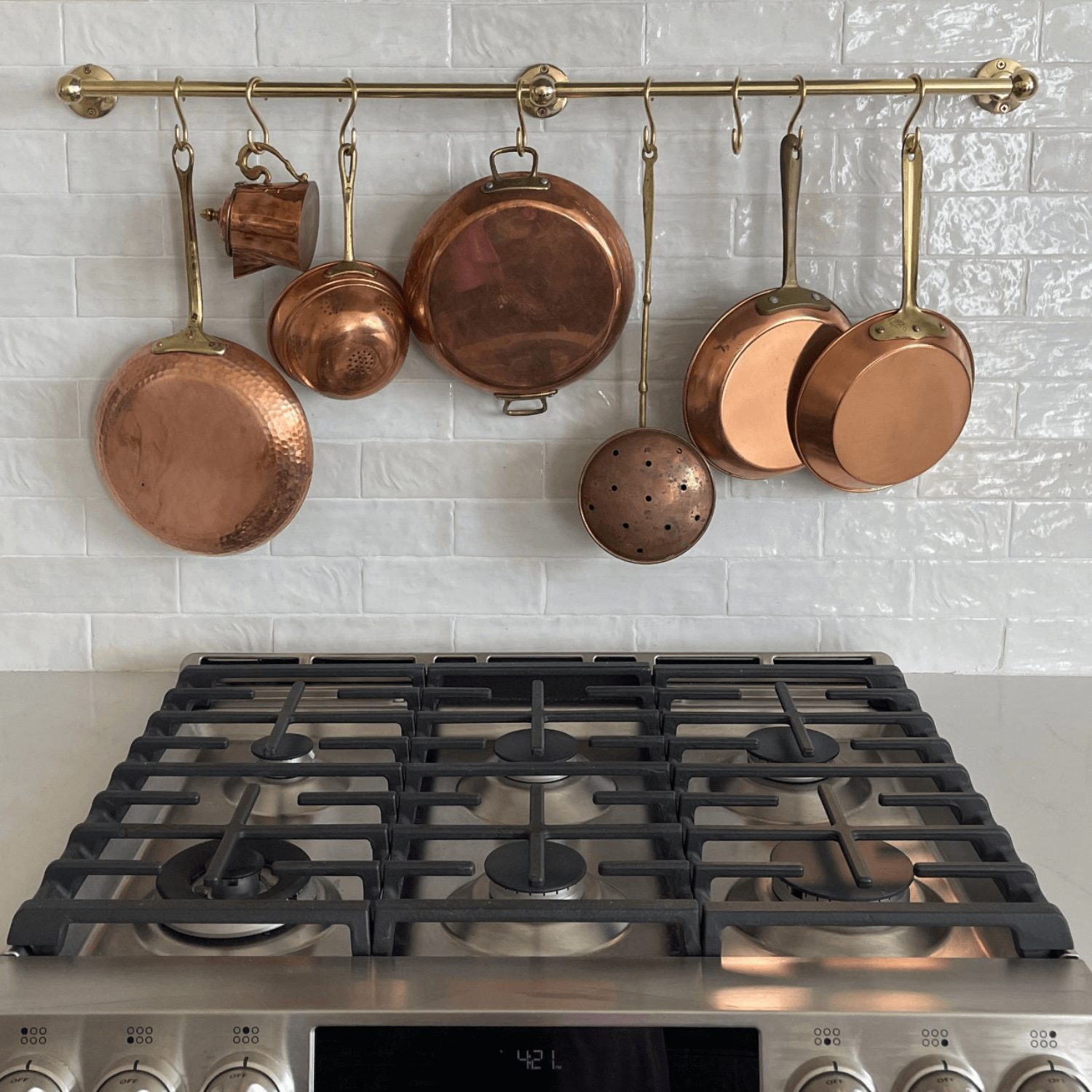 Stylish Ways to Hang Pots and Pans on the Wall: Organize Your Kitchen in Boho Style