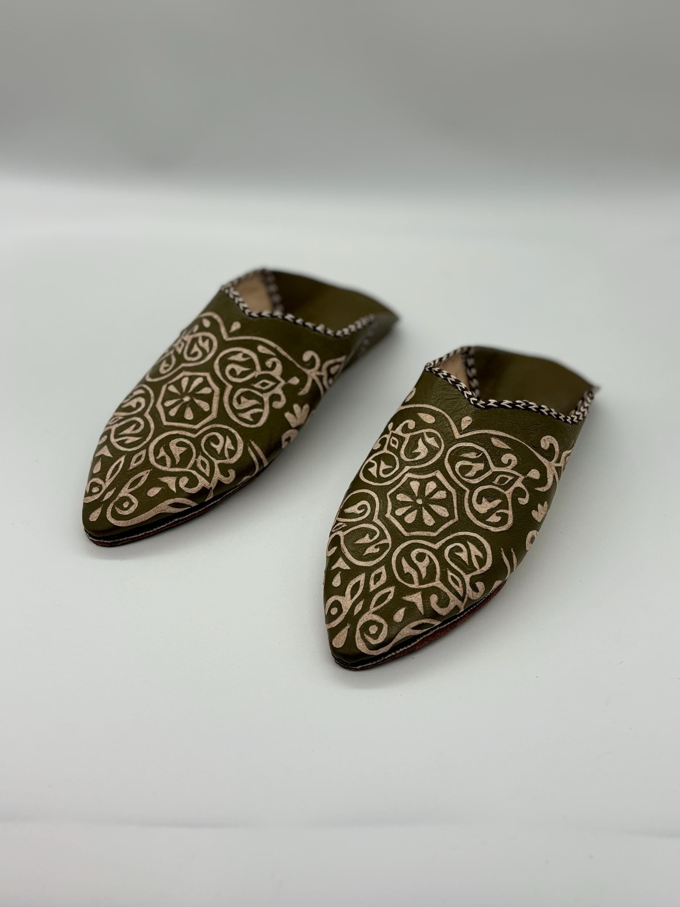 Handcrafted Moroccan Leather Babouches – Embroidered Women’s Slippers