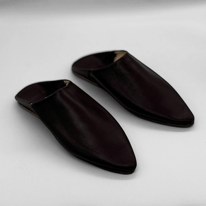 Handmade Moroccan Leather Slippers – Black Babouche for Women & Men – Comfortable Flat Shoes for Casual Wear & Gifts