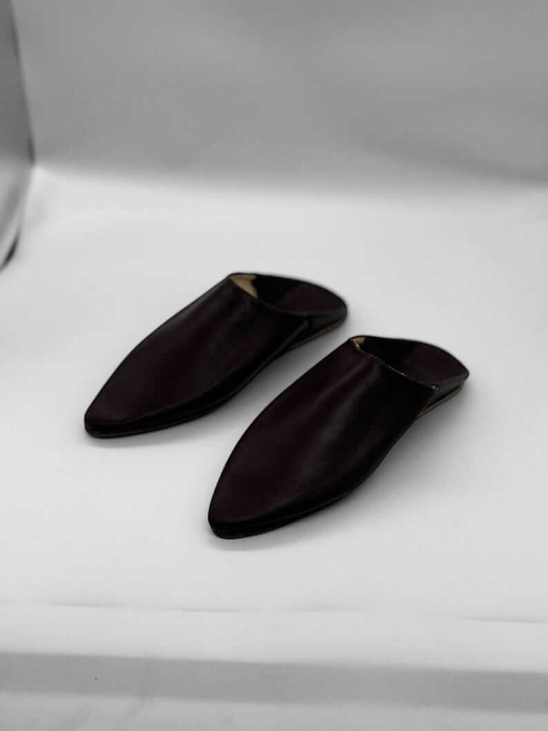 Handmade Moroccan Leather Slippers – Black Babouche for Women & Men – Comfortable Flat Shoes for Casual Wear & Gifts