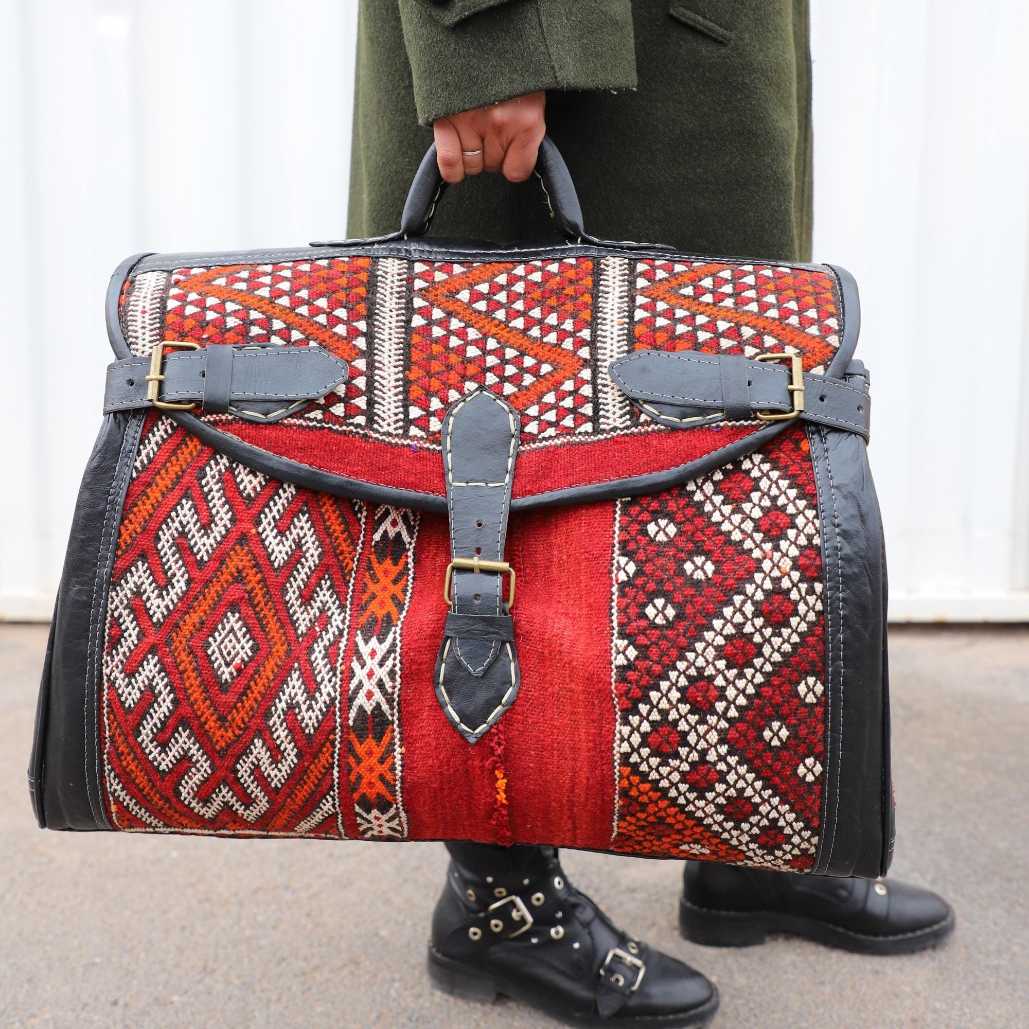 Handwoven Leather Duffle, Unisex Boho Travel Bag, Vintage Carpet Overnight Tote, Handmade Kilim Duffle Bag uni