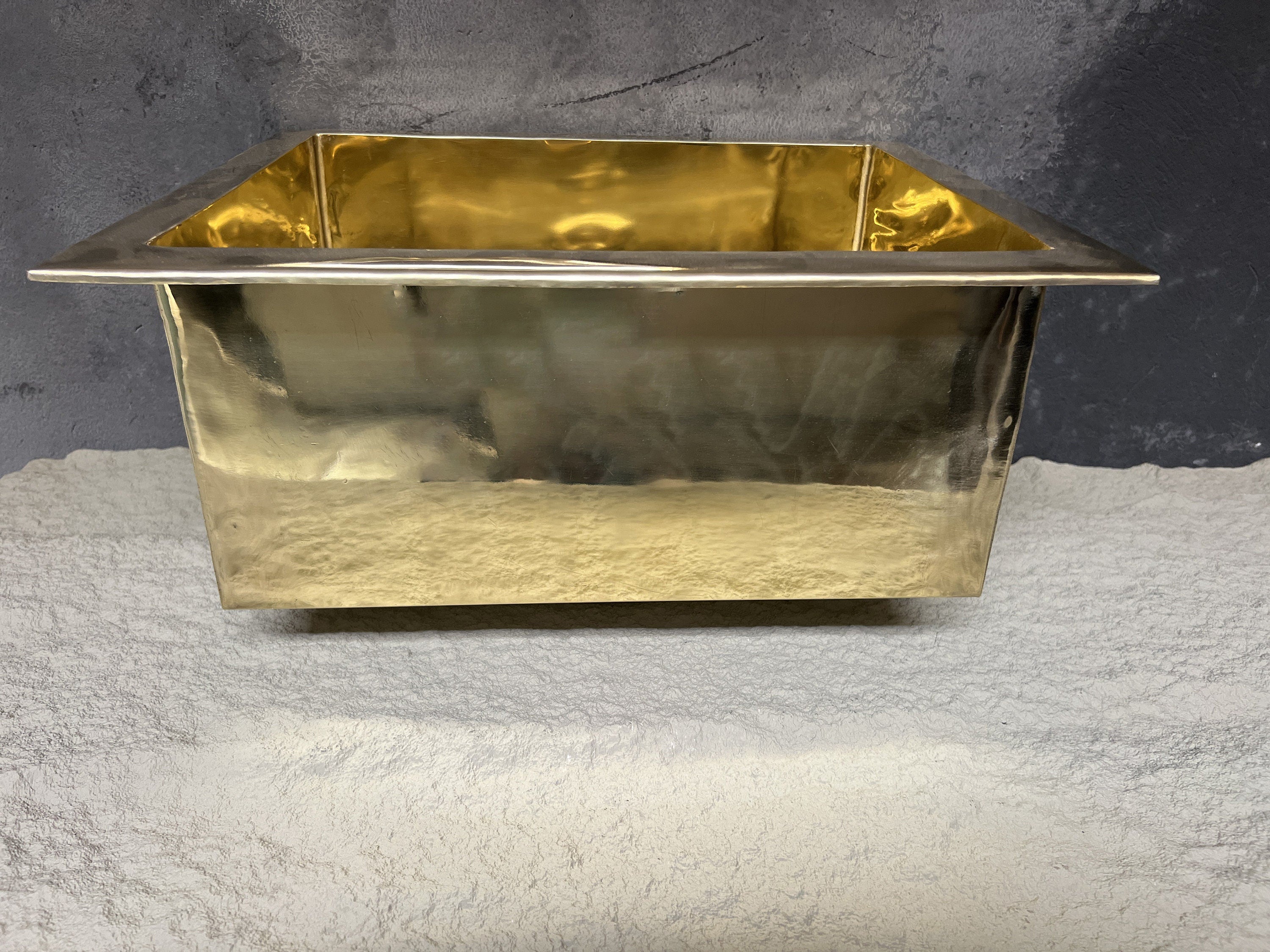  Island Brass kitchen Sink in Various Sizes
