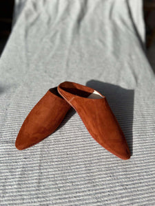 Moroccan Pointed-Toe Suede Babouches – Handmade Indoor & Outdoor Slippers – All Colors Available