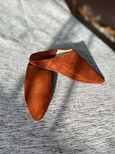 Moroccan Pointed-Toe Suede Babouches – Handmade Indoor & Outdoor Slippers – All Colors Available