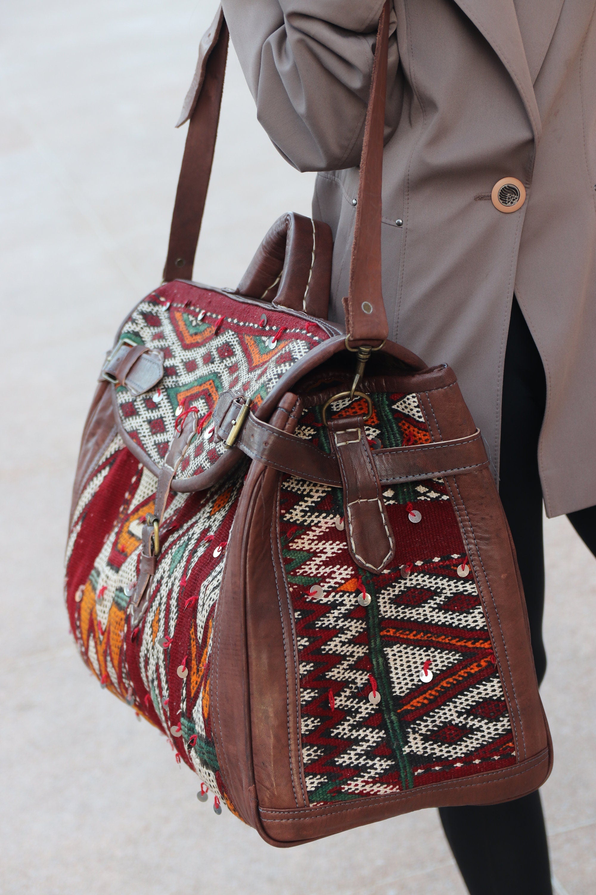 Kilim Duffle bag, leather duffle bag, duffle weekender bag, kilim bag clearance, handmade rug bag, duffle boho chic bag, weekender bag kilim