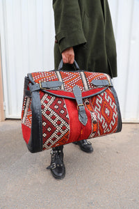Moroccan Kilim Weekender Bag, Handwoven Leather Duffle, Unisex Boho Travel Bag, Vintage Carpet Overnight Tote, Handmade Kilim Duffle Bag uni