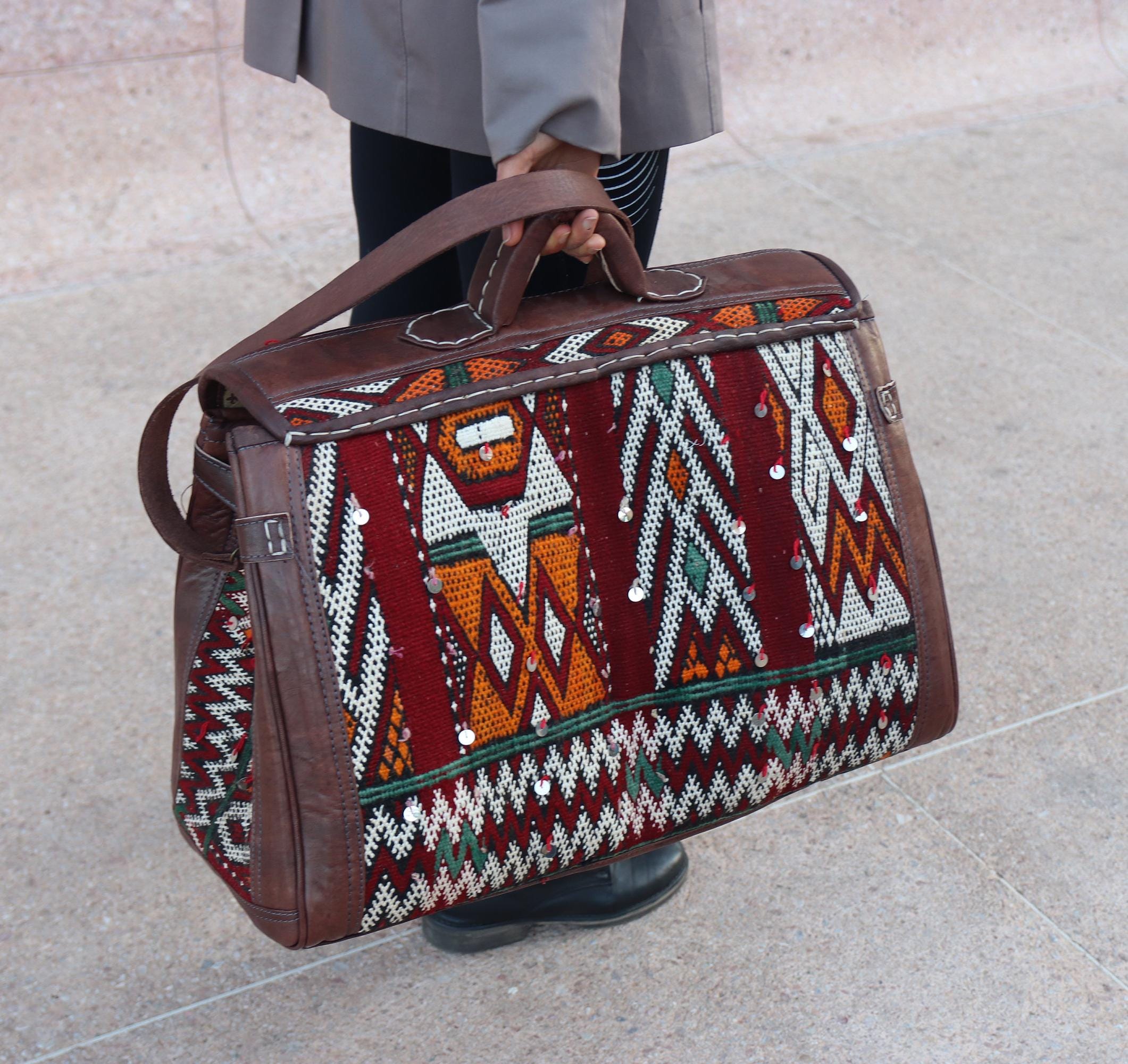 Kilim Duffle bag, leather duffle bag, duffle weekender bag, kilim bag clearance, handmade rug bag, duffle boho chic bag, weekender bag kilim